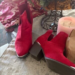 Elegant Red Suede Ankle Boots